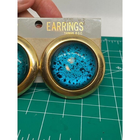 Vtg 80s 90s big clip on Earrings  blue with goldtone halo - Picture 3 of 5